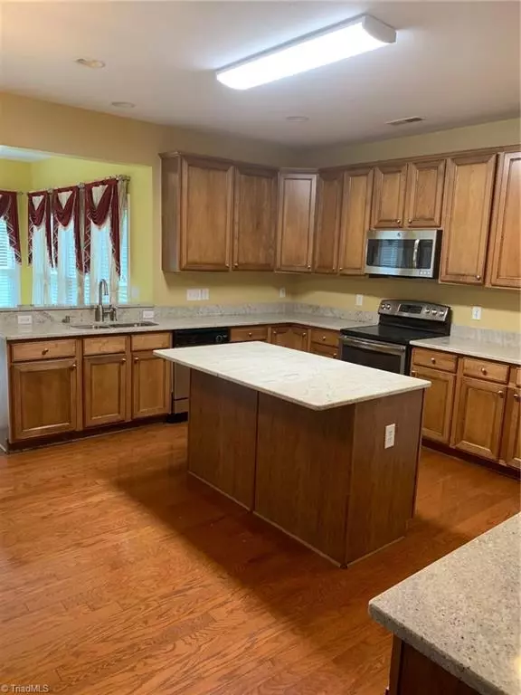 High Point, NC 27265,3813 Tonsley PL