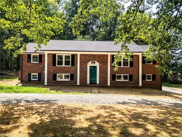 King, NC 27021,328 Hartgrove RD