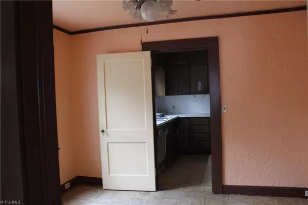 High Point, NC 27262,1822 Welborn ST