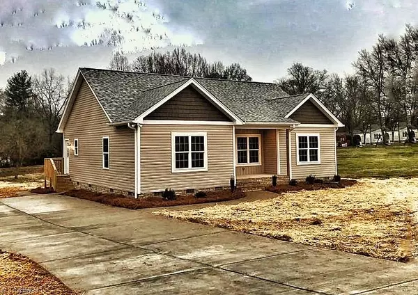 105 N 12th AVE, Mayodan, NC 27027