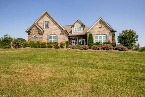 3309 Serenity Ridge LN, Tobaccoville, NC 27050