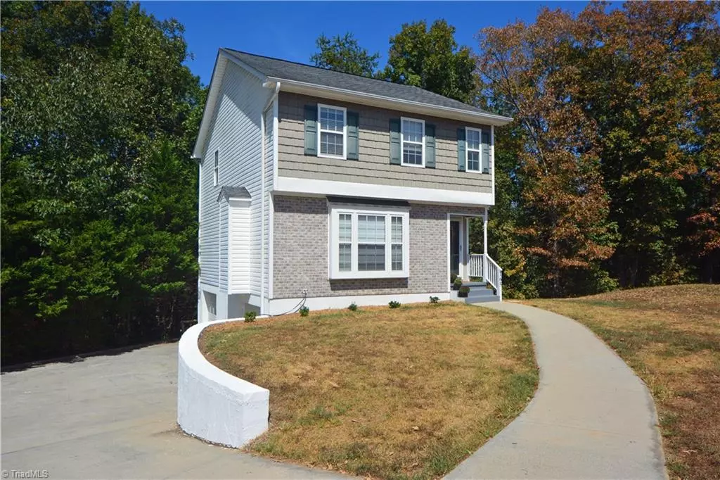 Mocksville, NC 27028,165 Heather CT