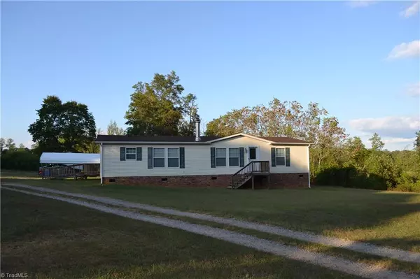 Mayodan, NC 27027,619 Manuel RD