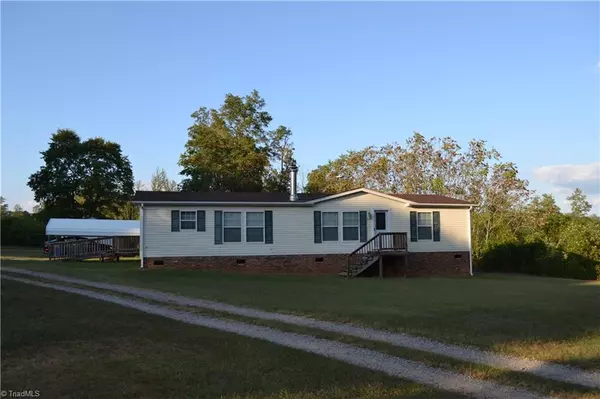 Mayodan, NC 27027,619 Manuel RD