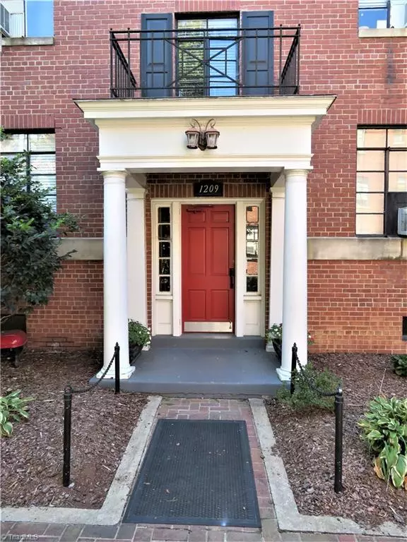 1209 N Main ST N #E, High Point, NC 27262