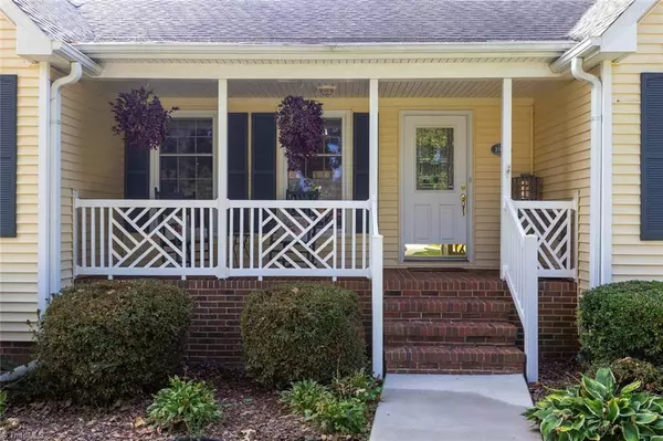 High Point, NC 27265,1904 Candelar DR