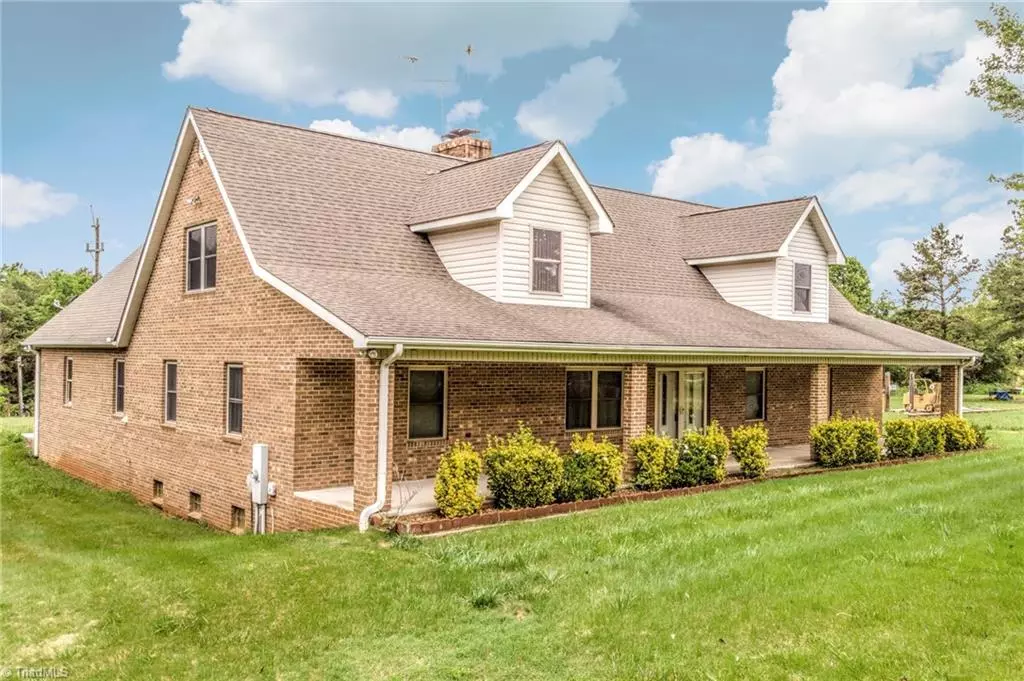 Mocksville, NC 27028,245 Feezor RD