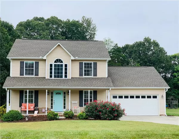 8305 Sunset View CT, Browns Summit, NC 27214