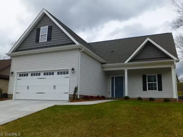 5690 Beaver Pond TRL, Pfafftown, NC 27040