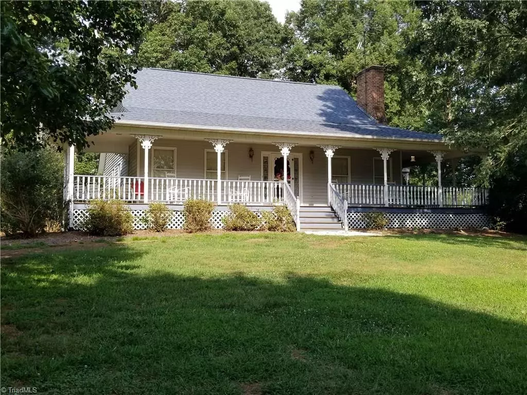 Yadkinville, NC 27055,1033 Willard DR