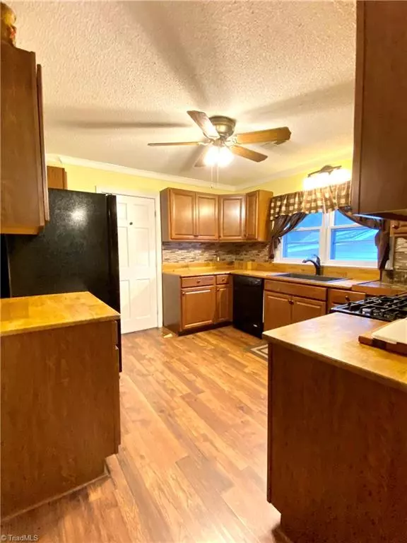 High Point, NC 27262,1423 N Hamilton ST