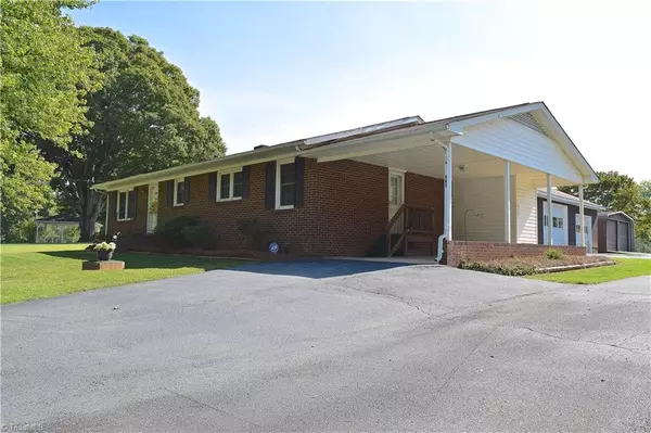 530 Tobaccoville RD, Rural Hall, NC 27045