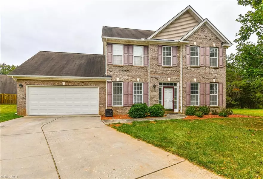 819 Hawthorn Ridge DR, Whitsett, NC 27377