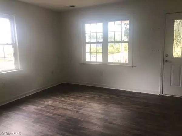 King, NC 27021,122 Scenic DR