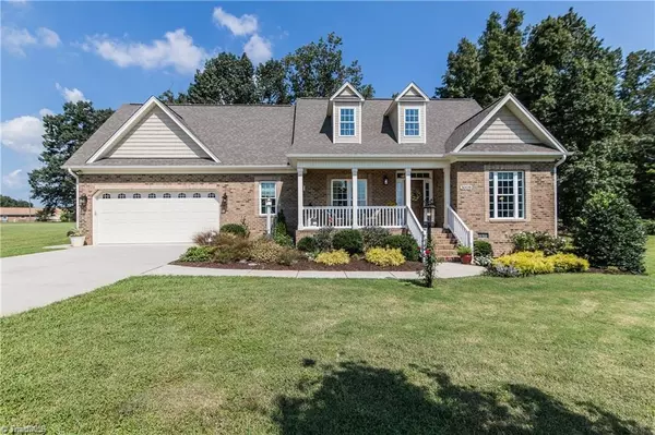 3009 Pearson Farm DR, Browns Summit, NC 27214