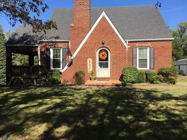 1240 W Lebanon ST, Mount Airy, NC 27030