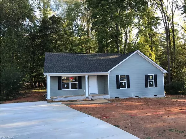 703 Alan DR, Yadkinville, NC 27055