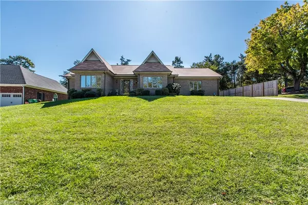 1504 Misty Hill CIR, High Point, NC 27265