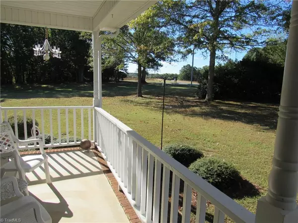Tobaccoville, NC 27050,7473 Holly Berry LN