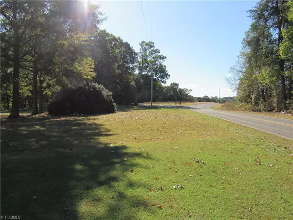 Tobaccoville, NC 27050,7473 Holly Berry LN