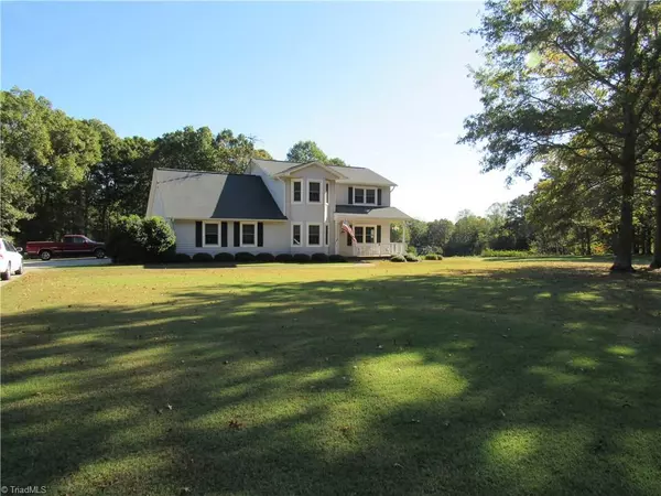 Tobaccoville, NC 27050,7473 Holly Berry LN
