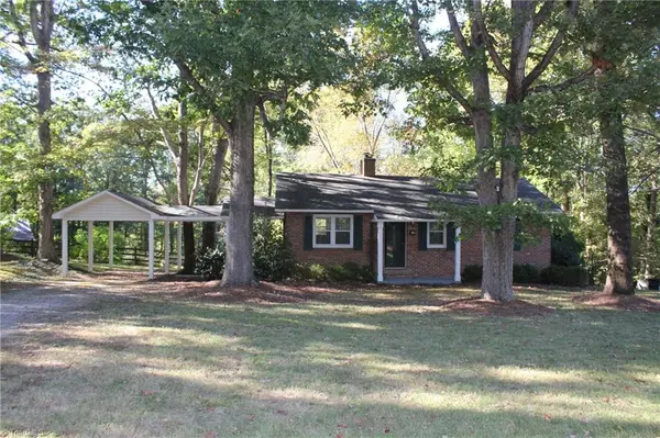 2011 Beeson RD, Oak Ridge, NC 27310