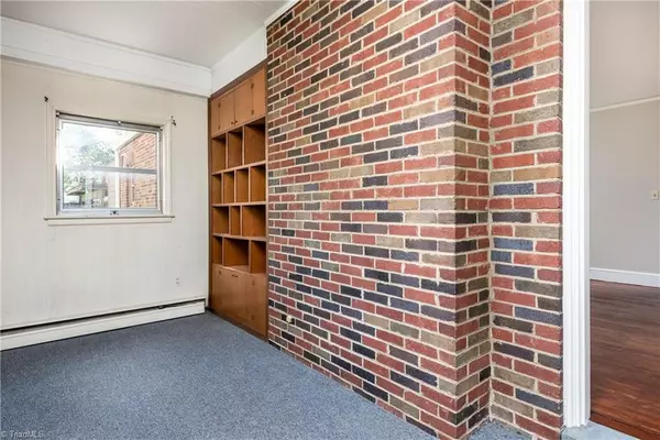 High Point, NC 27262,706 Brookside DR