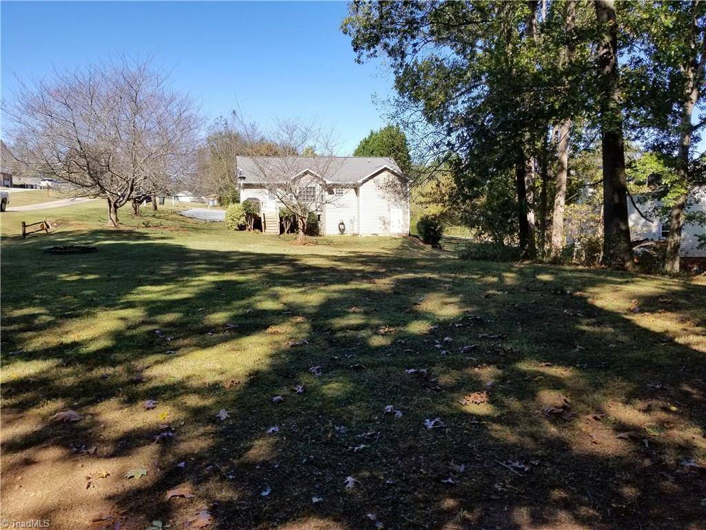 Walkertown, NC 27051,7124 Hunting Brook CT