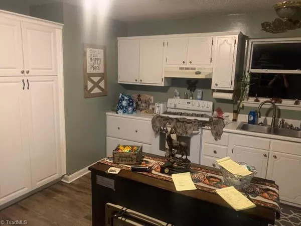 King, NC 27021,368 Weatherford DR