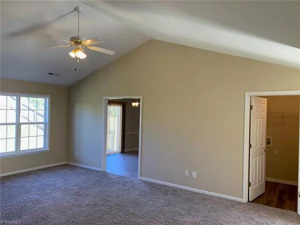 Winston Salem, NC 27107,4208 Oaksburg CT