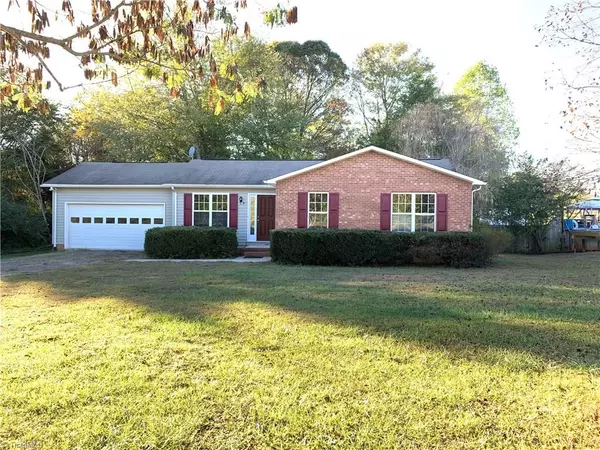 Mocksville, NC 27028,156 Oakland AVE