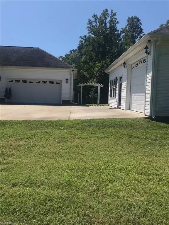 King, NC 27021,249 Scenic DR