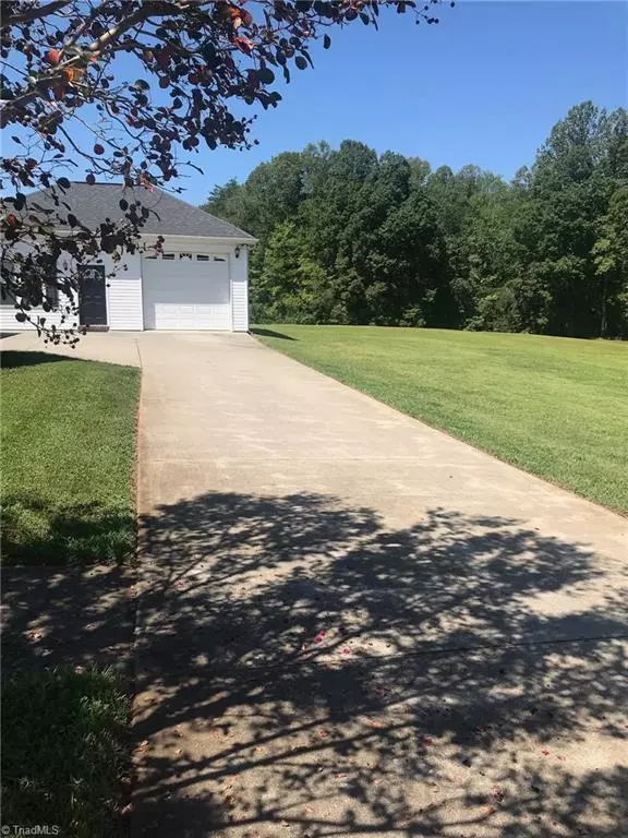 King, NC 27021,249 Scenic DR