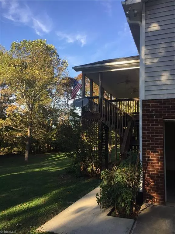 King, NC 27021,304 Cherokee CT