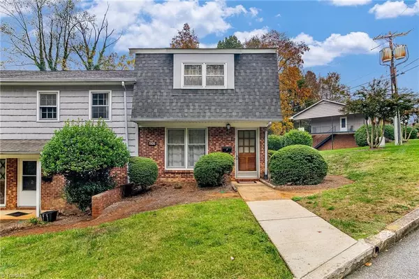 1105 Robin Hood RD #F, High Point, NC 27262