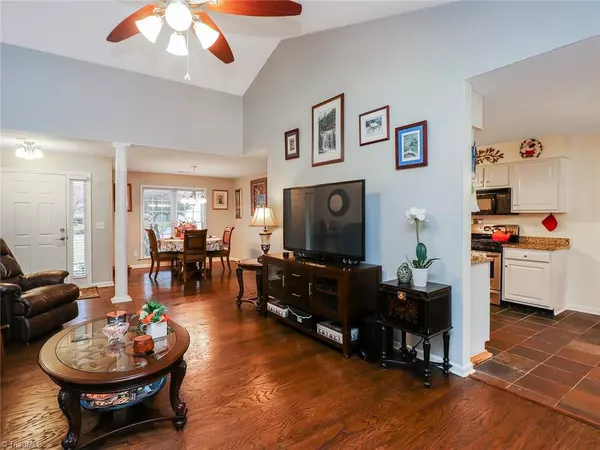 Summerfield, NC 27358,5703 broadleaf RD