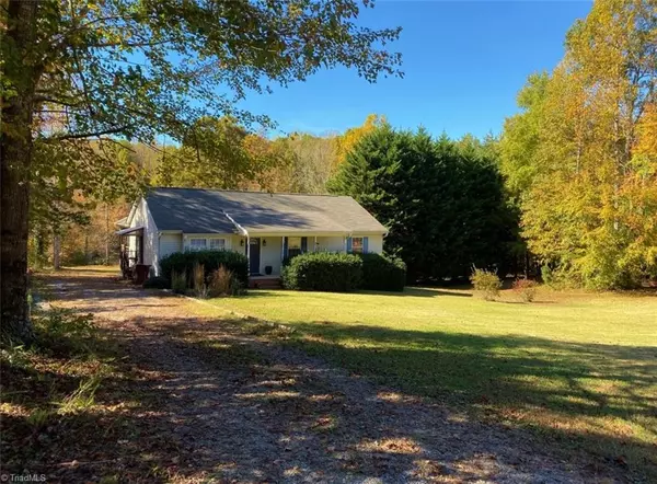 208 Quail Ridge RD, Summerfield, NC 27358