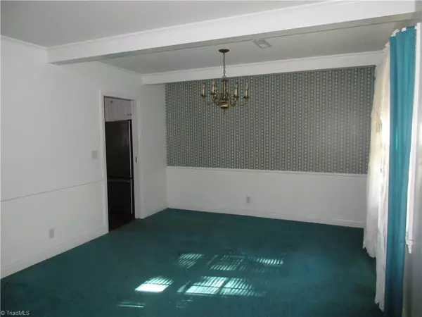 King, NC 27021,218 Meadowbrook DR