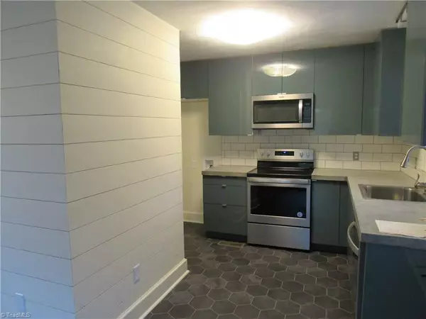 King, NC 27021,1158 Old 52 RD