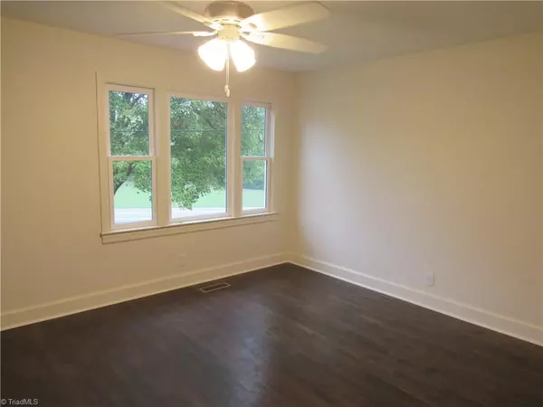 King, NC 27021,1158 Old 52 RD