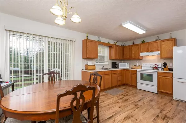 King, NC 27021,1130 Laurel Bluff DR