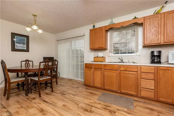 King, NC 27021,1130 Laurel Bluff DR