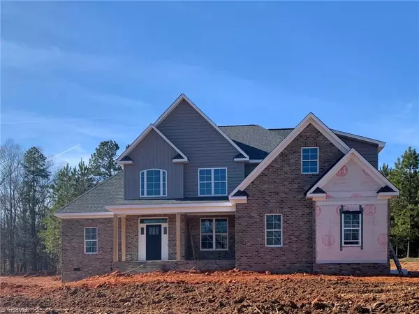 688 Kapstone XING, Lexington, NC 27295