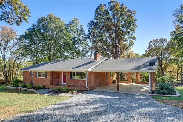 401 Farmington DR, Reidsville, NC 27320