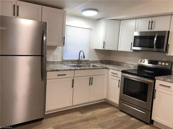 2093 Ashburton CT, Oak Ridge, NC 27310