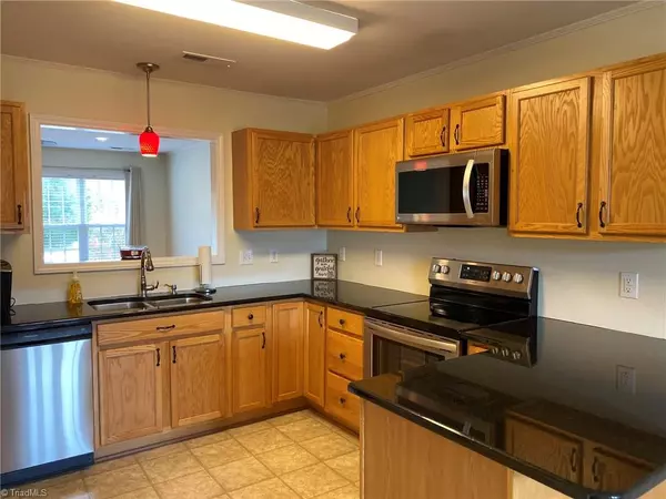 King, NC 27021,1115 Sterling Pointe DR