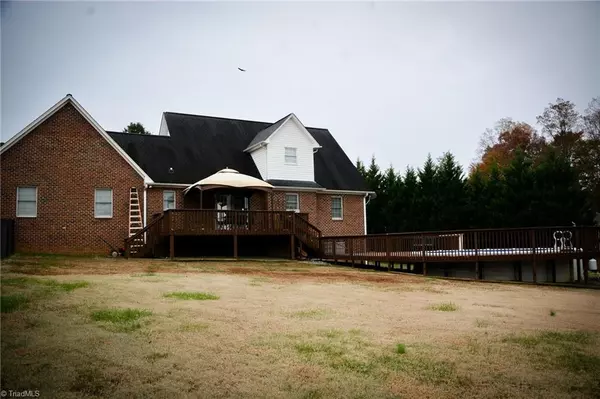 King, NC 27021,789 Mountainview RD