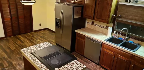 Conover, NC 28613,1275 Josie LN