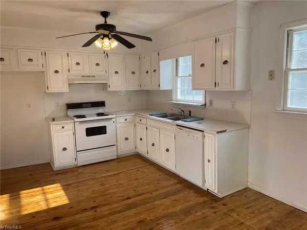 King, NC 27021,1109 W Dalton RD