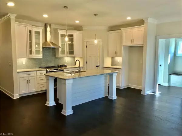 King, NC 27021,405 Scenic DR